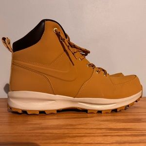 Nike Manoa Leather "Haystack/Velvet Brown" Men's Boot size 10.5 *WITHOUT BOX*